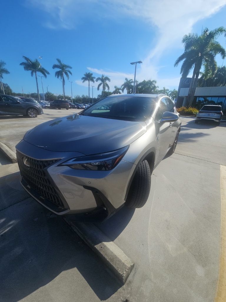 Certified 2025 Lexus NX 250 FWD w/ Accessory Package (2T) image 5