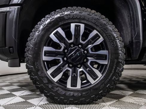 Used 2024 GMC Sierra 3500 Denali Ultimate AWD/4WD image 37