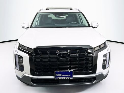 Certified 2023 Hyundai Palisade Limited w/ Winter Package AWD/4WD image 2