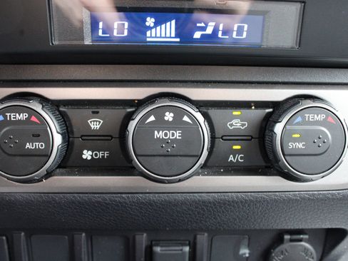 Used 2023 Toyota Tacoma SR image 33