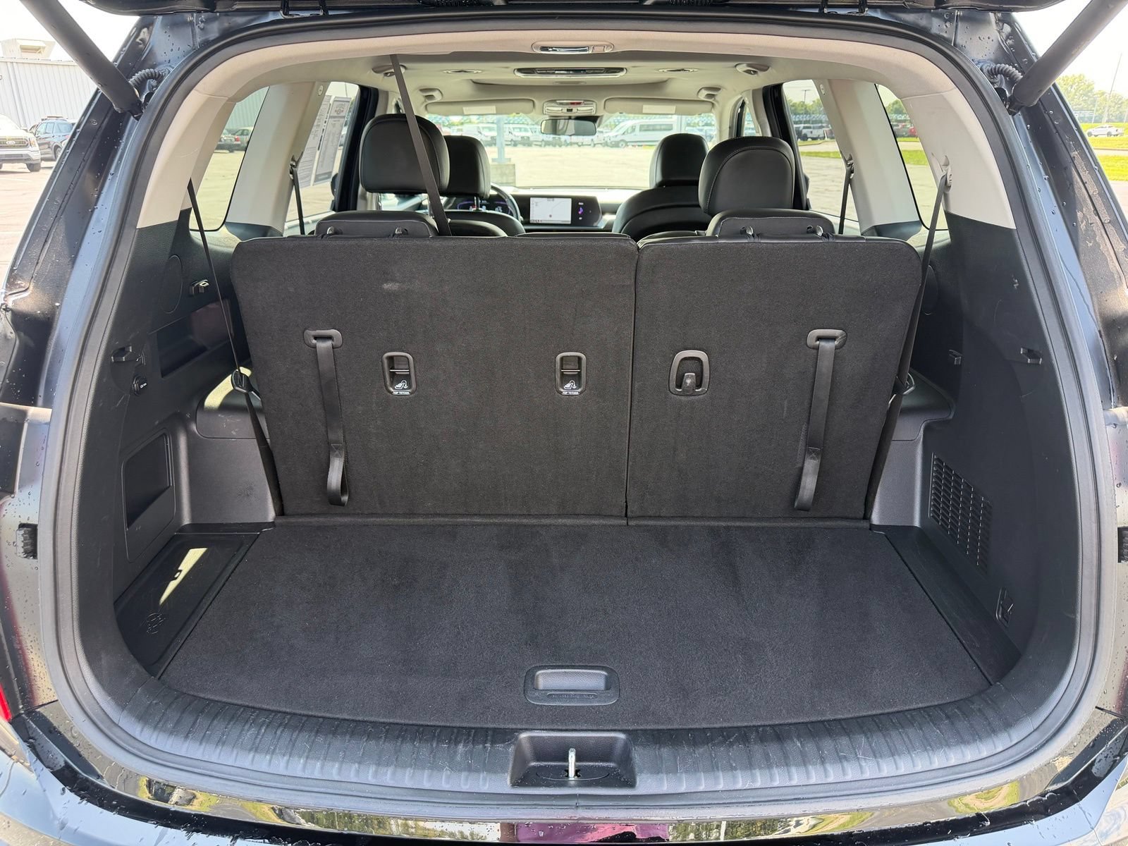 Used 2025 Kia Telluride S FWD image 11