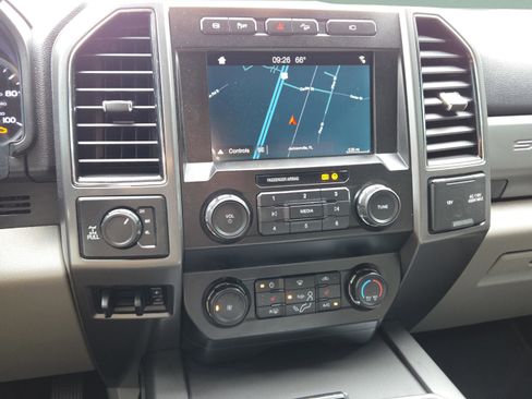 Used 2019 Ford F250 XLT w/ XLT Premium Package image 23