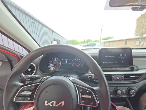 Used 2023 Kia Forte LXS FWD image 10