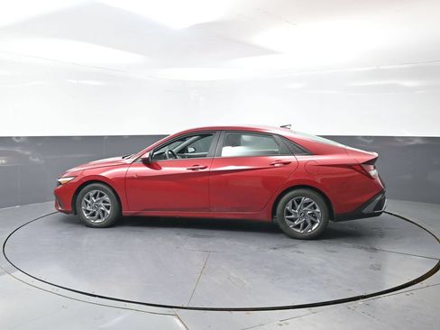 Used 2024 Hyundai Elantra SEL FWD image 10