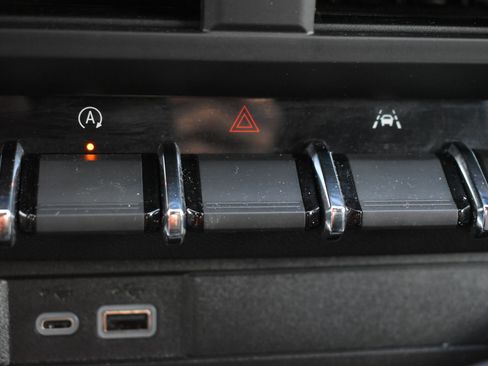 Used 2024 Chevrolet Colorado Trail Boss image 30