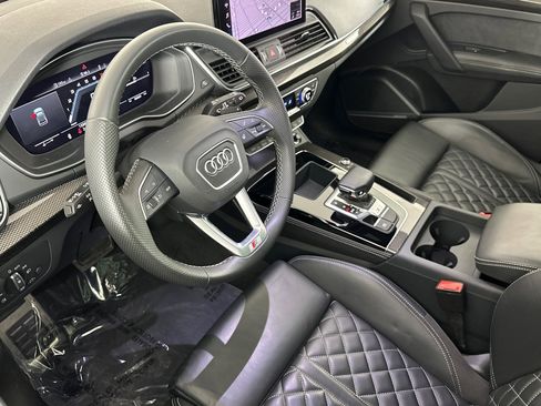 Used 2023 Audi SQ5 Premium Plus w/ Premium Plus Package image 9
