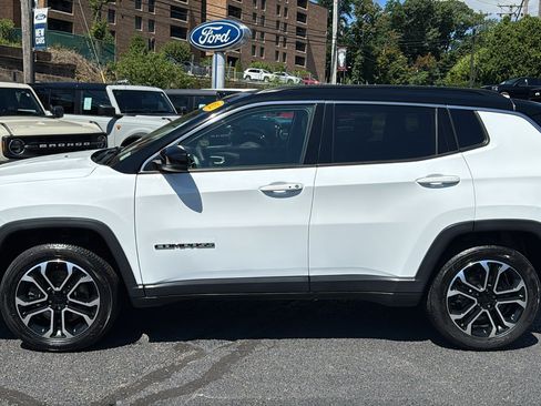 Used 2023 Jeep Compass Limited w/ Sun and Sound Group AWD/4WD image 4