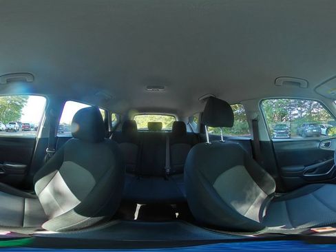 Used 2025 Kia Soul LX w/ LX Technology Package FWD image 40