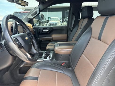 Used 2019 Chevrolet Silverado 1500 High Country w/ Technology Package AWD/4WD image 5