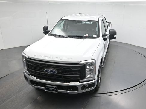 New 2026 Ford F250 XL w/ XL Chrome Package image 33