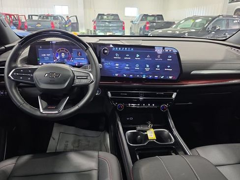 Used 2025 Chevrolet Traverse Z71 w/ Enhanced Driving Package AWD/4WD image 9