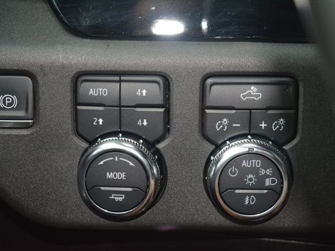 Used 2024 GMC Sierra 1500 Elevation w/ X31 Off-Road Package AWD/4WD image 18