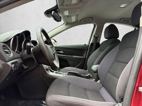 Used 2014 Chevrolet Cruze LT FWD image 11