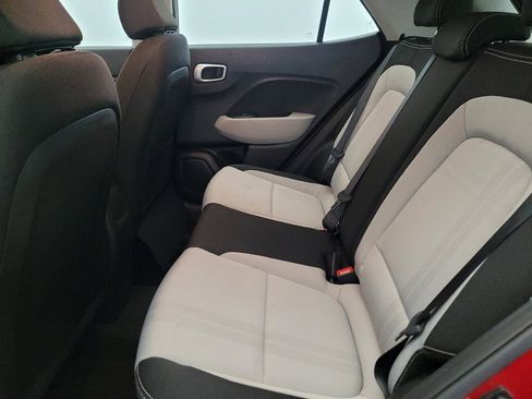 Used 2023 Hyundai Venue SEL FWD image 18