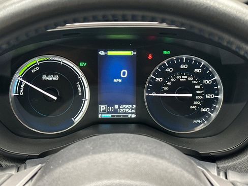 Used 2023 Subaru Crosstrek Hybrid AWD/4WD image 31