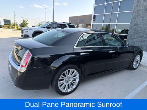 Used 2012 Chrysler 300 C Luxury Series RWD image 3