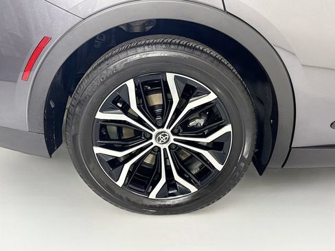 Used 2023 Toyota Crown AWD/4WD image 33
