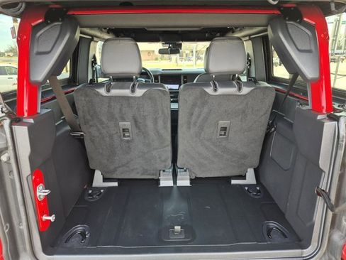 Used 2023 Ford Bronco Badlands image 9