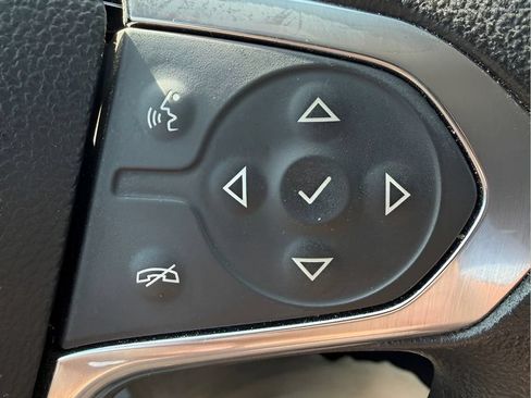 Used 2018 Chevrolet Traverse LS AWD/4WD image 24