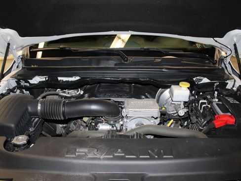 Used 2024 RAM 1500 Big Horn image 40