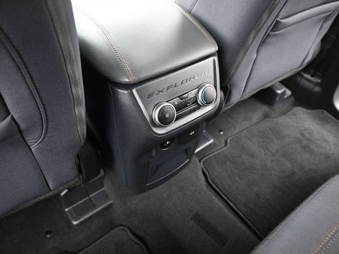 Used 2025 Ford Explorer Active RWD image 22