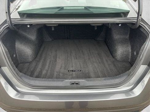 Used 2025 Nissan Altima 2.5 SV FWD image 24