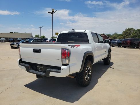 Used 2022 Toyota Tacoma TRD Off-Road w/ Technology Package AWD/4WD image 7