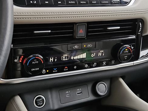 Certified 2023 Nissan Rogue SL w/ SL Premium Package image 16