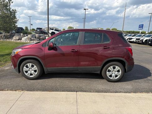 Used 2017 Chevrolet Trax LS FWD image 9