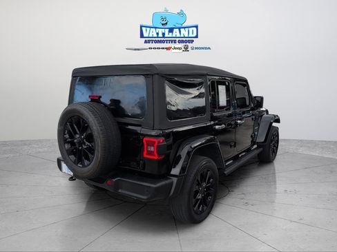Used 2021 Jeep Wrangler Unlimited Sahara w/ Safety Group image 5