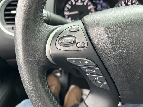 Used 2017 Nissan Pathfinder Platinum image 12