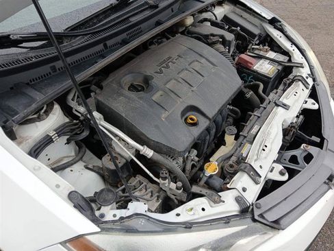 Used 2016 Toyota Corolla LE image 18