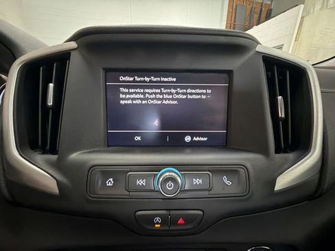 Used 2024 GMC Terrain SLE w/ Driver Convenience Package image 18