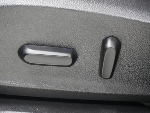 Used 2017 Buick Envision Essence FWD image 15