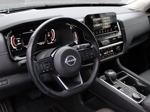 Certified 2023 Nissan Pathfinder Platinum image 30