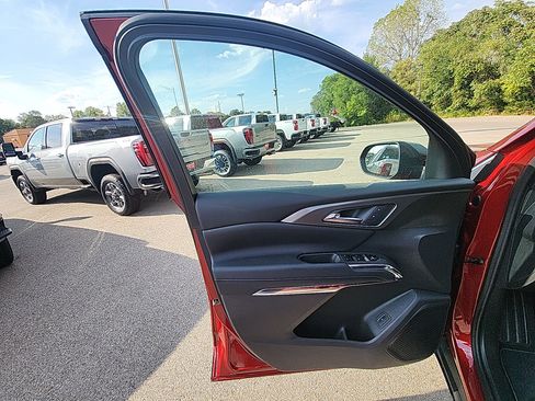 New 2026 Chevrolet Traverse LT w/ Driver Confidence Package image 12