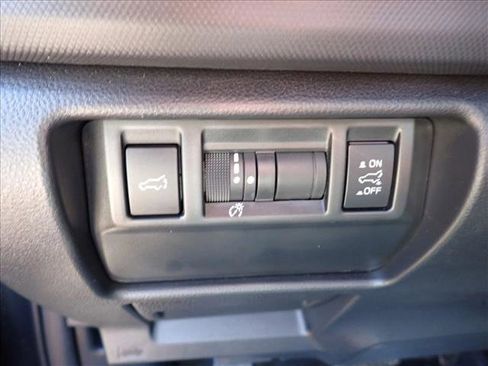 Used 2025 Subaru Forester Premium AWD/4WD image 17