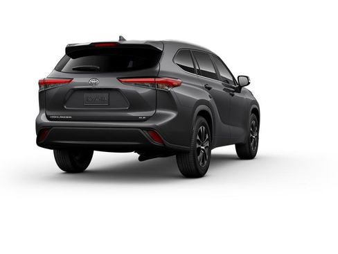 New 2025 Toyota Highlander XLE image 9