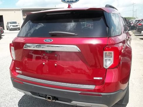 Used 2020 Ford Explorer XLT w/ Equipment Group 202A image 4