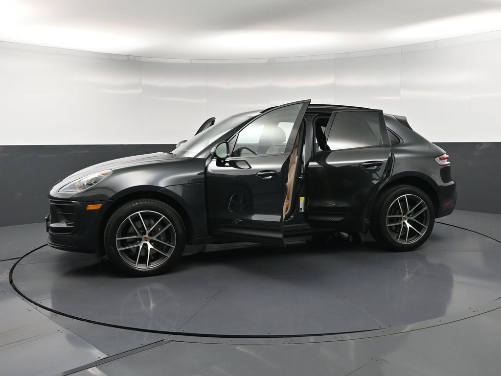 Certified 2026 Porsche Macan AWD/4WD image 36