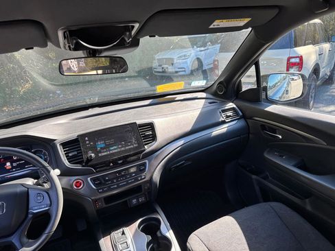 Used 2022 Honda Pilot Sport image 36
