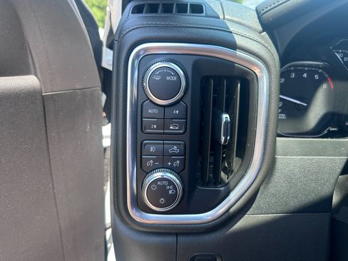 Used 2022 GMC Sierra 1500 Elevation w/ LPO, Elevation Black Package AWD/4WD image 20