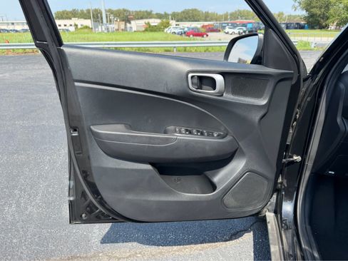 Used 2023 Hyundai Venue SEL w/ Cargo Package FWD image 21