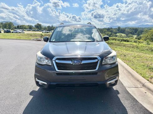 Used 2017 Subaru Forester 2.5i Limited w/ Popular Package #1 AWD/4WD image 2