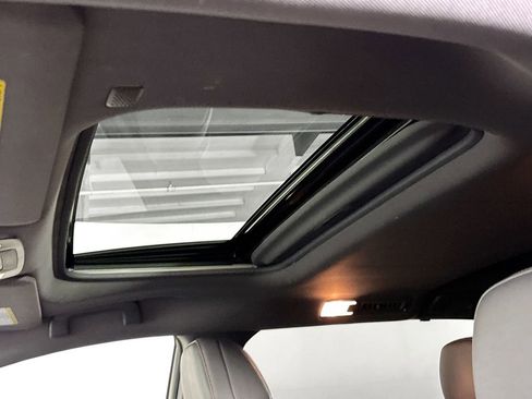 Used 2024 Toyota Sienna XSE image 19