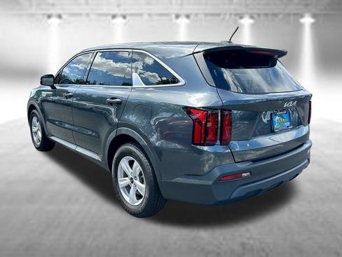 Used 2023 Kia Sorento LX FWD image 7