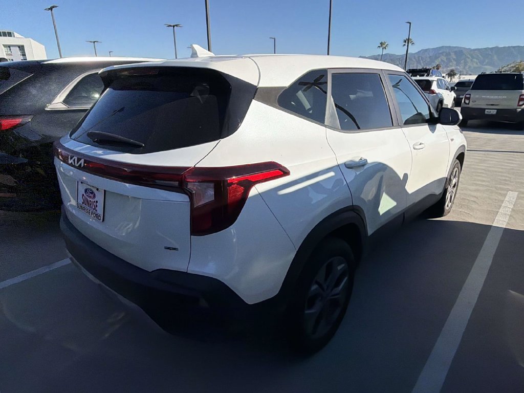 Used 2025 Kia Seltos LX AWD/4WD image 19