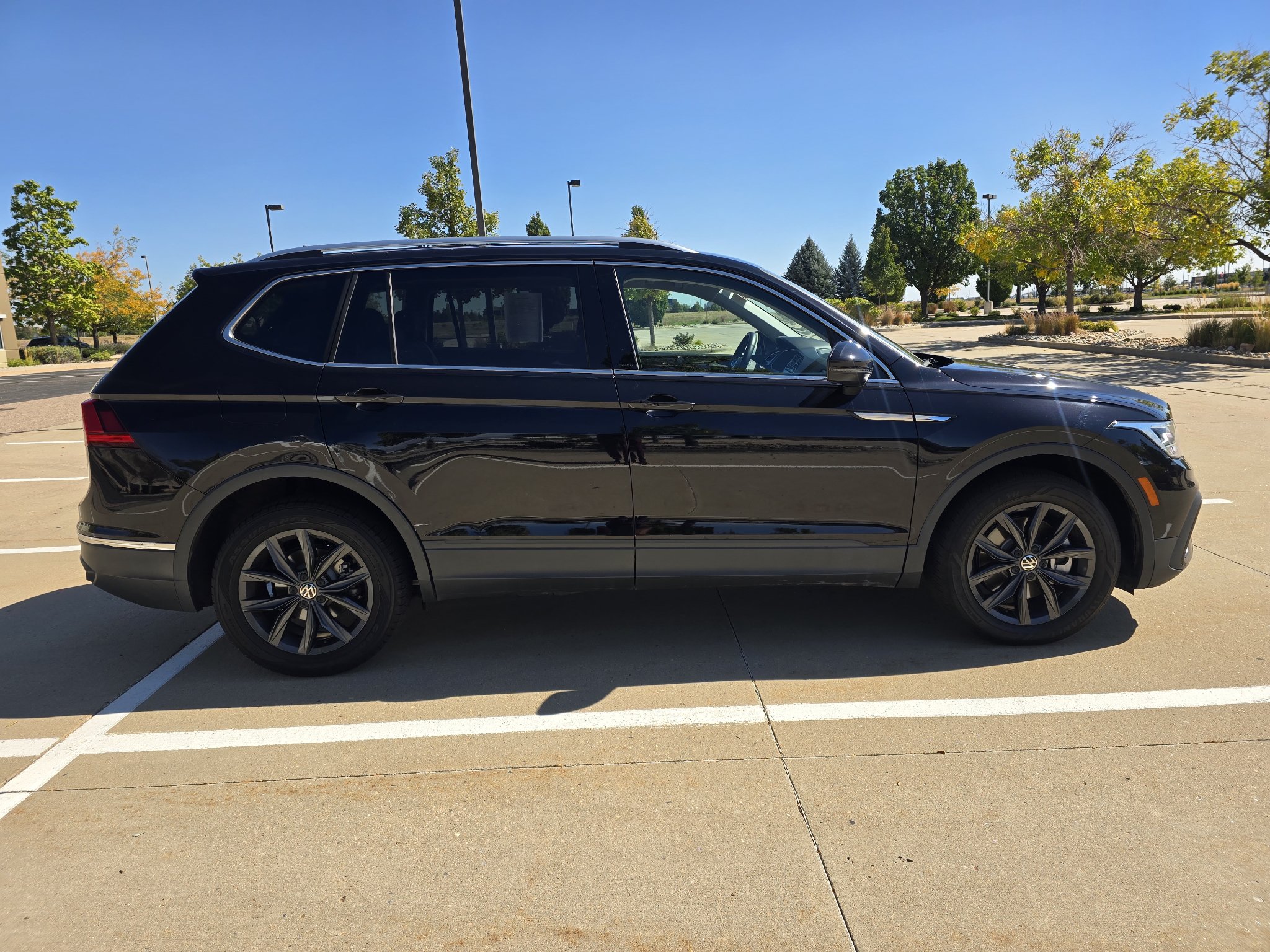 Used 2024 Volkswagen Tiguan SE AWD/4WD image 7