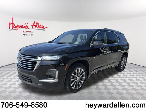 Used 2023 Chevrolet Traverse Premier FWD image 1