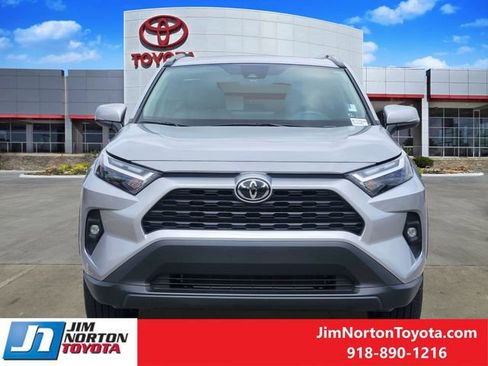 Used 2025 Toyota RAV4 XLE Premium FWD image 2